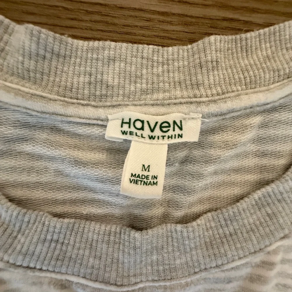 Haven Well Within Soft Gray Stripe Long Sleeve Pullover Sweatshirt Womens Medium - Picture 5 of 7